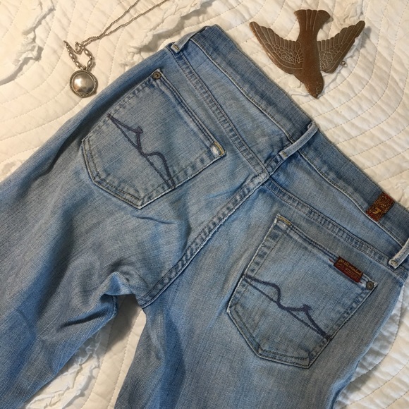 7 FAM Light Wash Flare Jeans Size 26 Kaylie - Picture 3 of 7